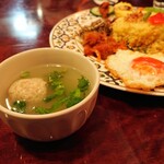 マレーシア風カレー&ペナン料理 梅花 - 鶏団子スープ＆ナシレマ