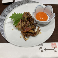 割烹蒲焼 横浜八十八 NEWoMan横浜店 - 肝の有馬山椒煮 卵黄と共に1620円、日本酒が欲しくなる味