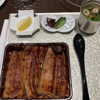 割烹蒲焼 横浜八十八 NEWoMan横浜店 - うな重天丸7920円、お吸物・お新香付き、肝吸いに変更したので+300円税別、以下外税表記