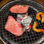 焼肉ホルモンねりまや - 上タン塩、ホルモン