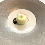 Dominique Bouchet Tokyo  - ②青リンゴと蟹肉と根セロリ