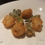 エノテカ・ラ・リコルマ - 2013/05ひがんふぐと山菜のフリット。