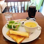 Living Cafe yocco - 11月～3月限定ミソストローネ アイスコーヒー600円