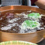 天ぷら はせ川 - 大葉を揚げています
