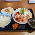 Yakiniku No Watami - 私が頼んだ、じゅーしーカルビ & トントロ120gランチ(税込968円)