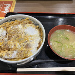 お肉屋さんの定食と丼 岩井畜産 - 