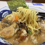 リンガーハット - もうちょい野菜炒め感が欲しいところか 麺はまあまあ