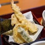 和食さと - 海老天ぷら盛り合わせ（お昼のなごみ弁当）