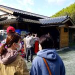 ろばたやき山ろく - 朝９時30分、受付待ちの行列