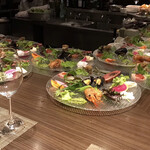 キャトルラパン - 前菜盛合せのスタンバイ風景