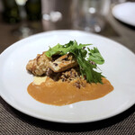 キャトルラパン - 鰆のソテー 白子のムニエル 鮑 ニューバーグソースと白ワインソース