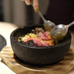 焼肉 六六六 - 石焼きユッケビビンバ