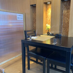 天然うなぎ しま村 - きれいな店内