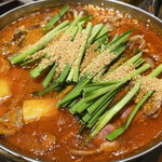 焼肉 スタミナ苑 - 赤のピリ辛チゲ