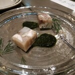 191052051 - ～Amuse-bouche～ クエのテット・ド・フロマージュ