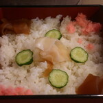 寿司　魚忠 - 特上ちらし下段の酢飯
