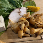 山菜料理 みたき園 - なめ茸、椎茸、春菊、豆腐