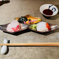 和酒和食の坂 - 造り3点、天然真鯛・水だこ・生ウニ
