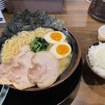 横浜家系ラーメン 一四家 - 