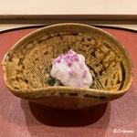 御料理 寺沢 - 菊菜と菊花と香茸と餅海鼠の胡桃和え