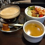 Stand Bar Fresco - ランチセットのスープ＆サラダ＆ホットコーヒー