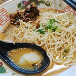 鷹多花 - ラーメンタレ　おろしにんにく　鷹多花高菜投入