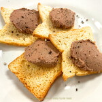 ガストロノミア ヨシ - カリカリパン　レバーペースト載せ