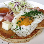 SOHOLM CAFE＋DINING  - Pancake with Bacon ＆ Egg（アップ、2013年5月）