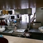 いわもとQ - 製麺機、作った麺はそのまま茹で器へ