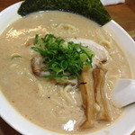 サクラ - ほんのり魚介豚骨ラーメン（大盛）