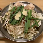 Sushi Izakaya Ya Taizushi - もつ鍋(小)、1,408円