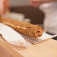 天白 - 大浦牛蒡を一度炊いて味を入れる。成田山新勝寺に奉納される戦国時代の勝ち牛蒡という縁起物だそう。