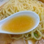 松食堂 - 豚骨と鶏ガラ、煮干しのスープ