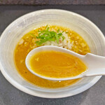石山商店 - 元々旨味の強い「ままかり煮干し」に、これまた旨味の強い「味噌」の組み合わせのスープ