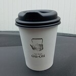 Cafe Stand Oli-Oli - カフェラテ（横から）