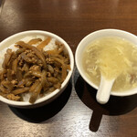 刀削麺・火鍋・西安料理 XI’AN - ザーサイ炒めのせご飯 ¥200