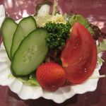 新鮮な野菜サラダ