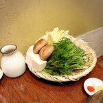 もん善別館 - こだわり野菜盛り合わせです。私は特に肉厚の椎茸が好きです(o^^o)