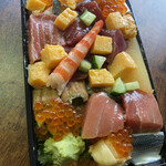 天然本マグロ丼専門店 司 - ぎっしりと