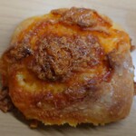 プチ・ポンレヴェック - レッドチェダーチーズのパヴェ