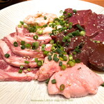 YAKINIKU BON'S - 本日のおすすめ　ホルモン盛り合わせ　2,500円（込）　シビレにしびれました(笑)