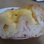 ル　ペトラン - 2013.5. チーズのパン断面