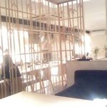 四季三乗 - 店内は真っ白なイメージでとても落ち着きがあります。