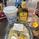 アパホテル - 料理写真:ローソンは惣菜系で再評価の波が来ている
カップアイスがあるのはポイントだ