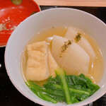 神楽坂うしやま - 聖護院大根、京揚げ、菊菜