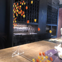 ケンゾーエステイトワイナリー 六本木ヒルズ店 - カウンターまだ秋仕様かｗ