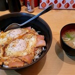 すすきの食堂  - ・ベーコンエッグ丼750円