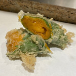 日本橋 蕎ノ字 - うに大葉巻き〜キタムラサキウニ