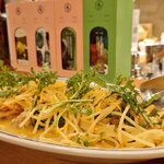 プルピエ - サクランボ鶏とクレソンのスパゲッティ