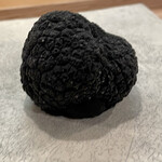 とりアロマ - トリュフからスタート！黒いのはチョコレート。